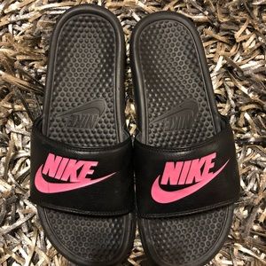 Nike flip flops/ sandals